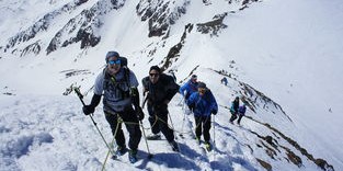 辽宁省第十届三块石登山活动举行